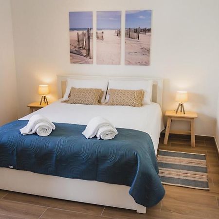 Lovely & Bright Renovated Apt. W/ Balcony In ลากอส ภายนอก รูปภาพ