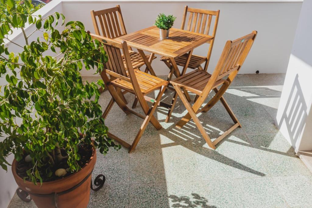 Lovely & Bright Renovated Apt. W/ Balcony In ลากอส ภายนอก รูปภาพ