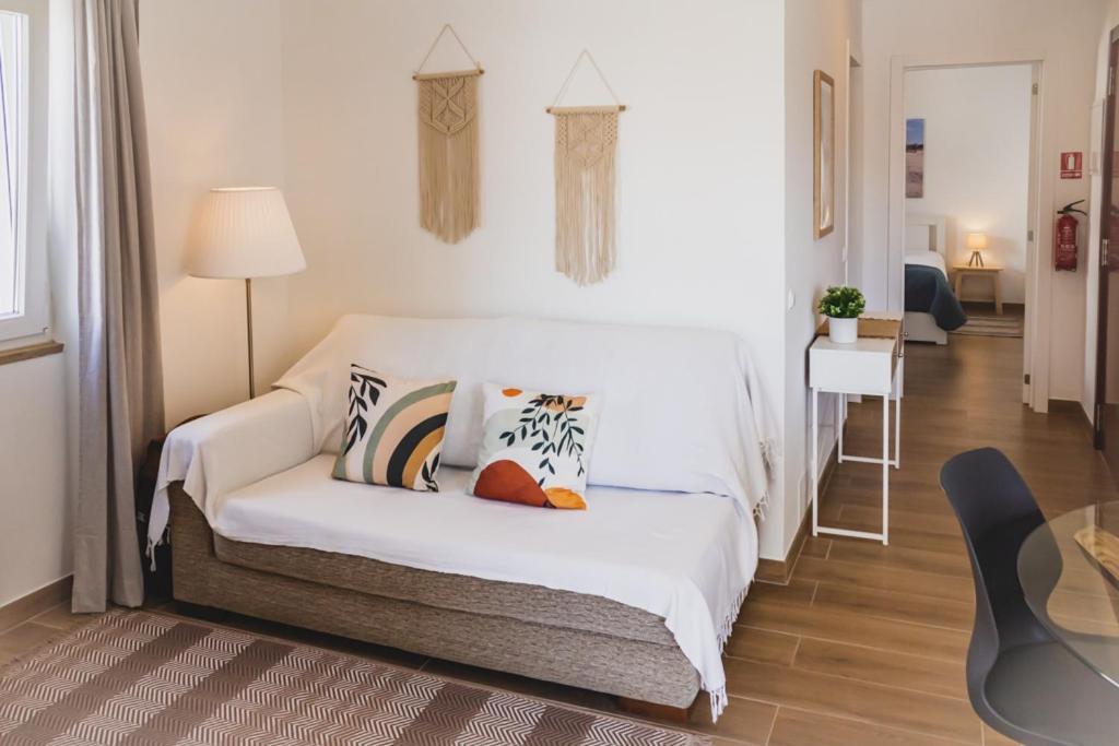 Lovely & Bright Renovated Apt. W/ Balcony In ลากอส ภายนอก รูปภาพ