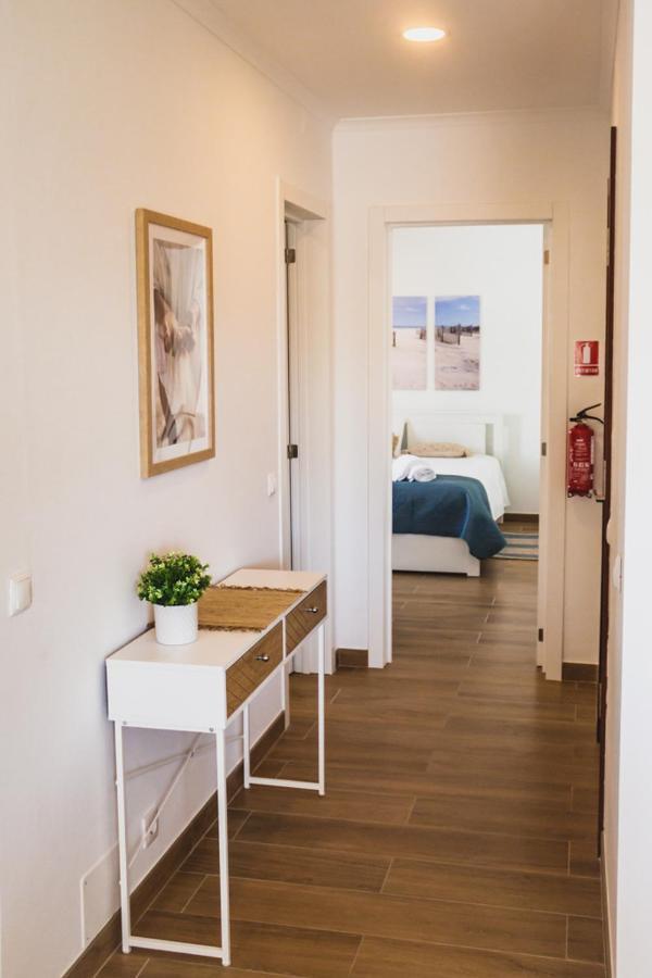 Lovely & Bright Renovated Apt. W/ Balcony In ลากอส ภายนอก รูปภาพ